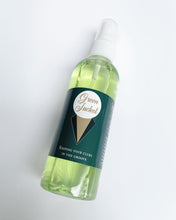 Load image into Gallery viewer, Green Jacket Golf Club Cleaning Solution
